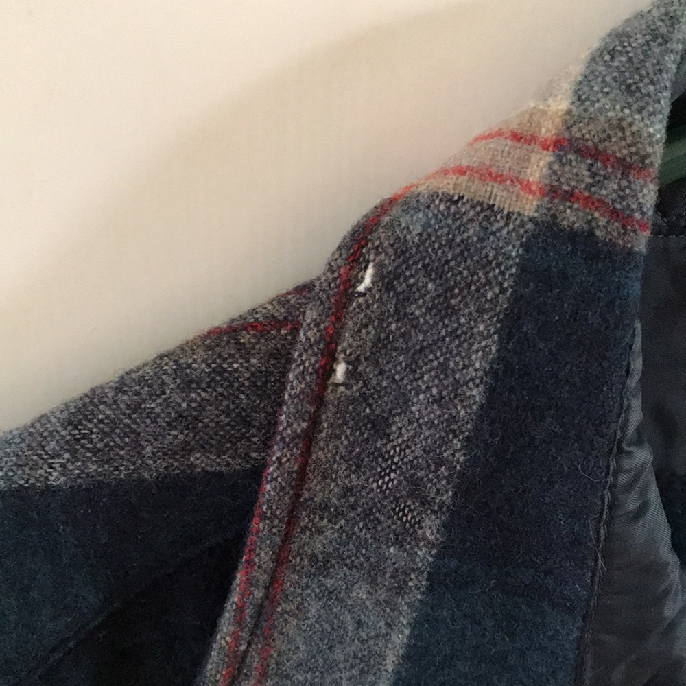 Pendleton men’s small button up - Picture 4 of 9